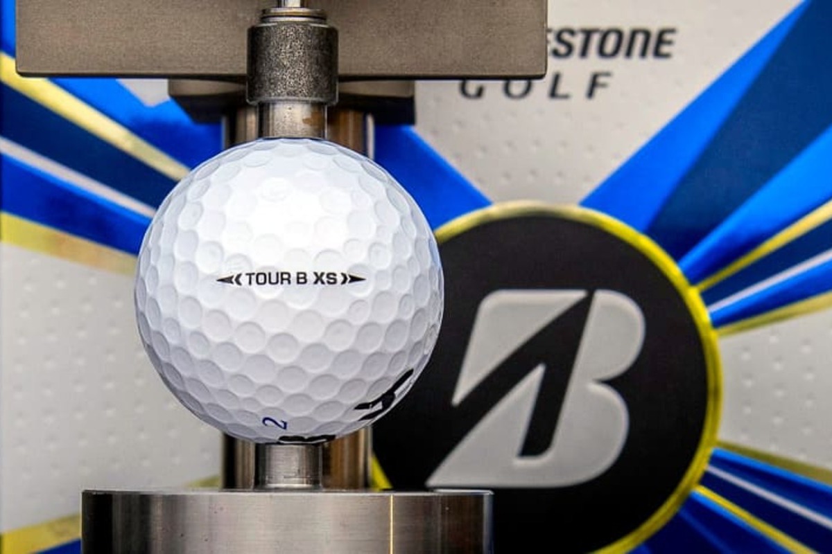 タイガーボールとしても知られるブリヂストン「TOUR B XS」ゴルフボール、2022モデルの品質を調査した