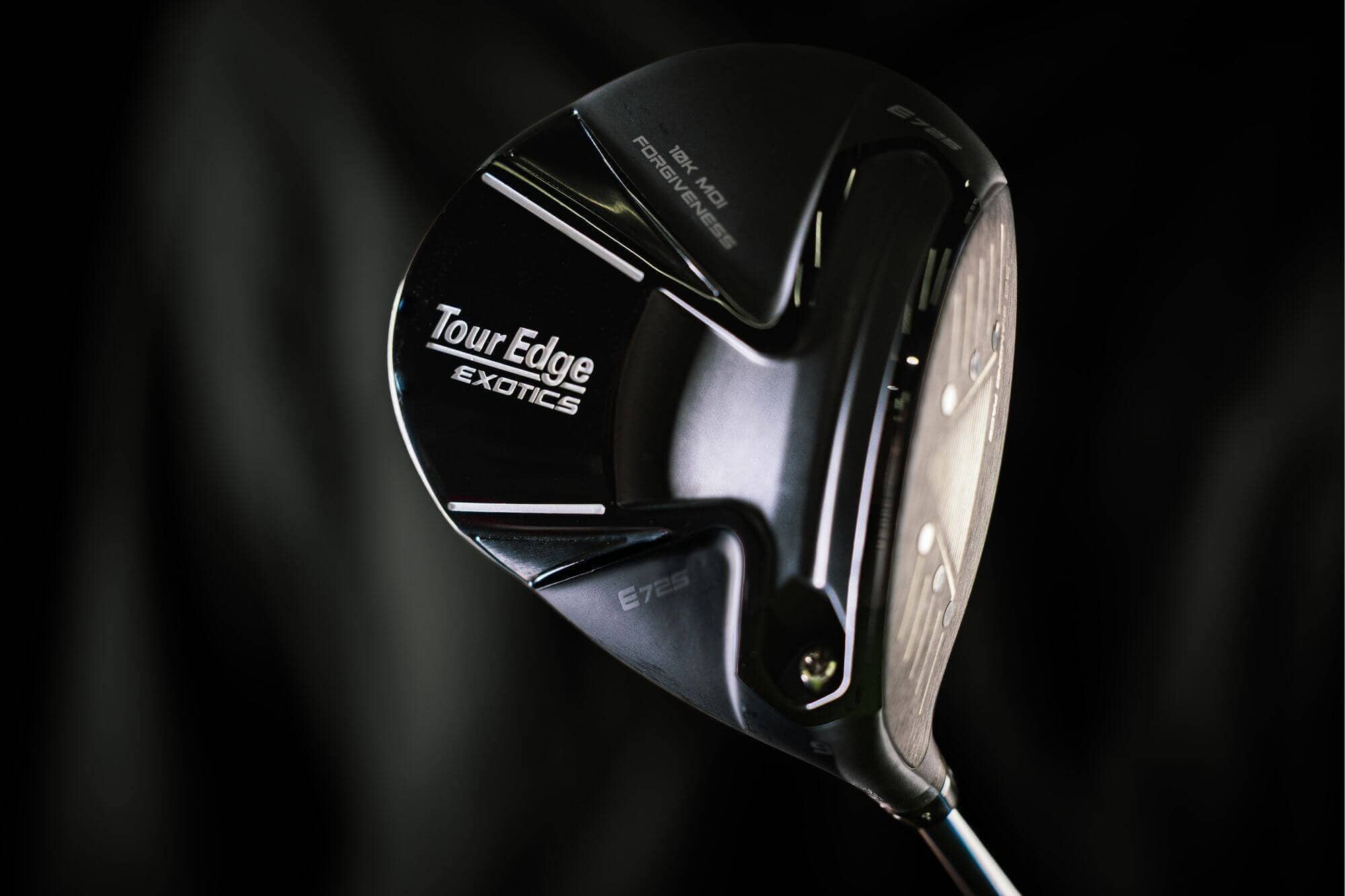 Tour Edge「Exotics E725」ドライバーのソール部、ツアー仕様のForgivenessと高MOI設計が特徴。