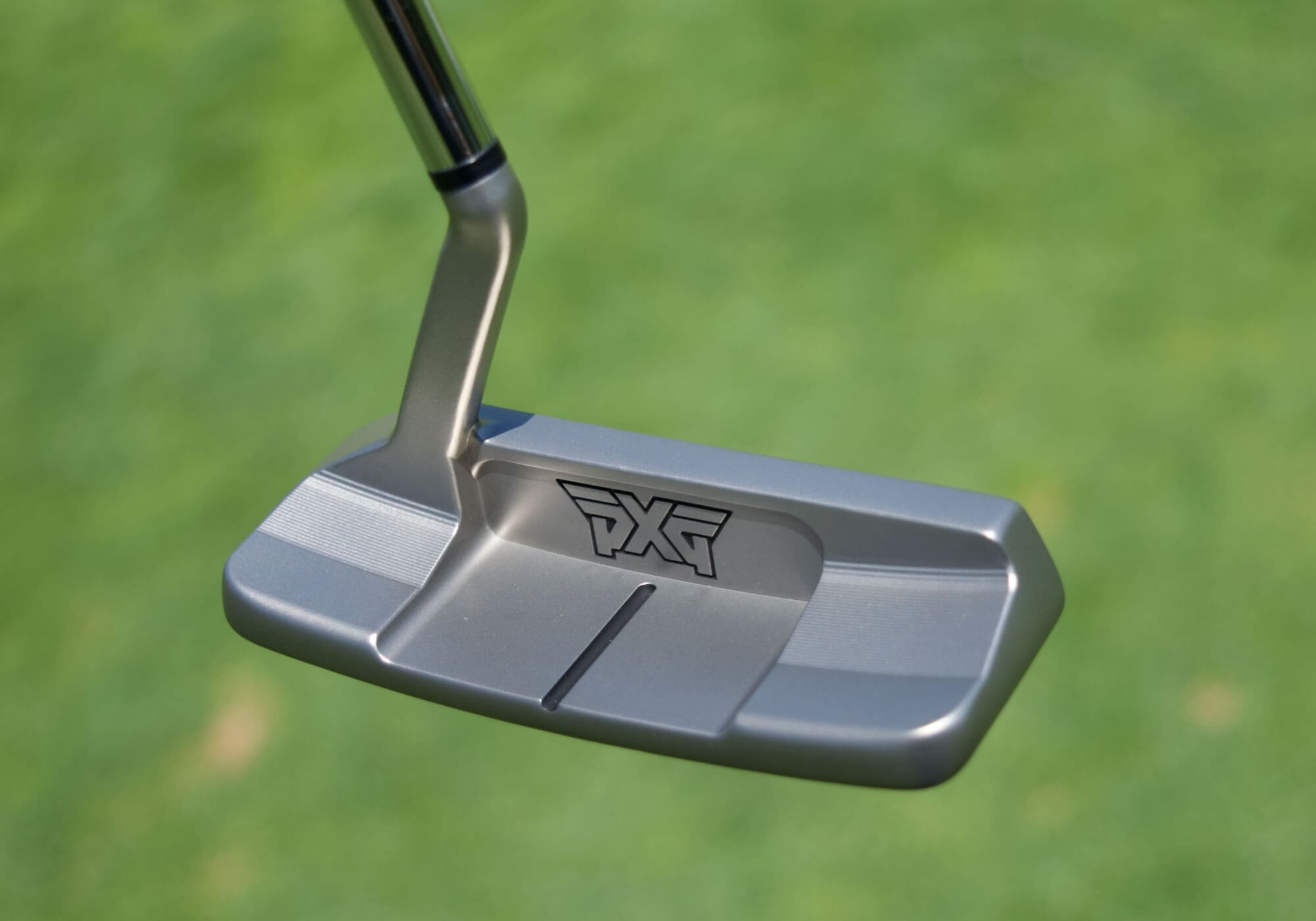 PXG「Hellcat ZT」パター全体を写した画像。グリップからヘッドまで一貫したデザインが魅力。