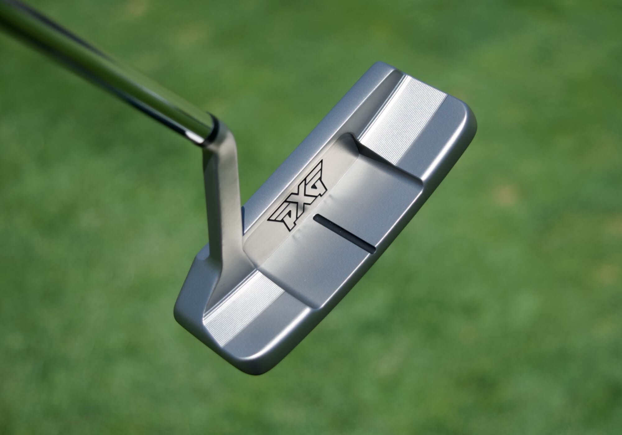 PXG「Hellcat ZT」パターの上部仕上げ。マットブラックとホワイトラインによる視認性の高い設計。
