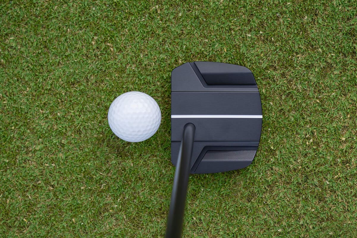 PING PLD Ally Blue Onset パター 2025モデル ゴルフボールと構えたアドレスビュー 高精度アライメントライン搭載