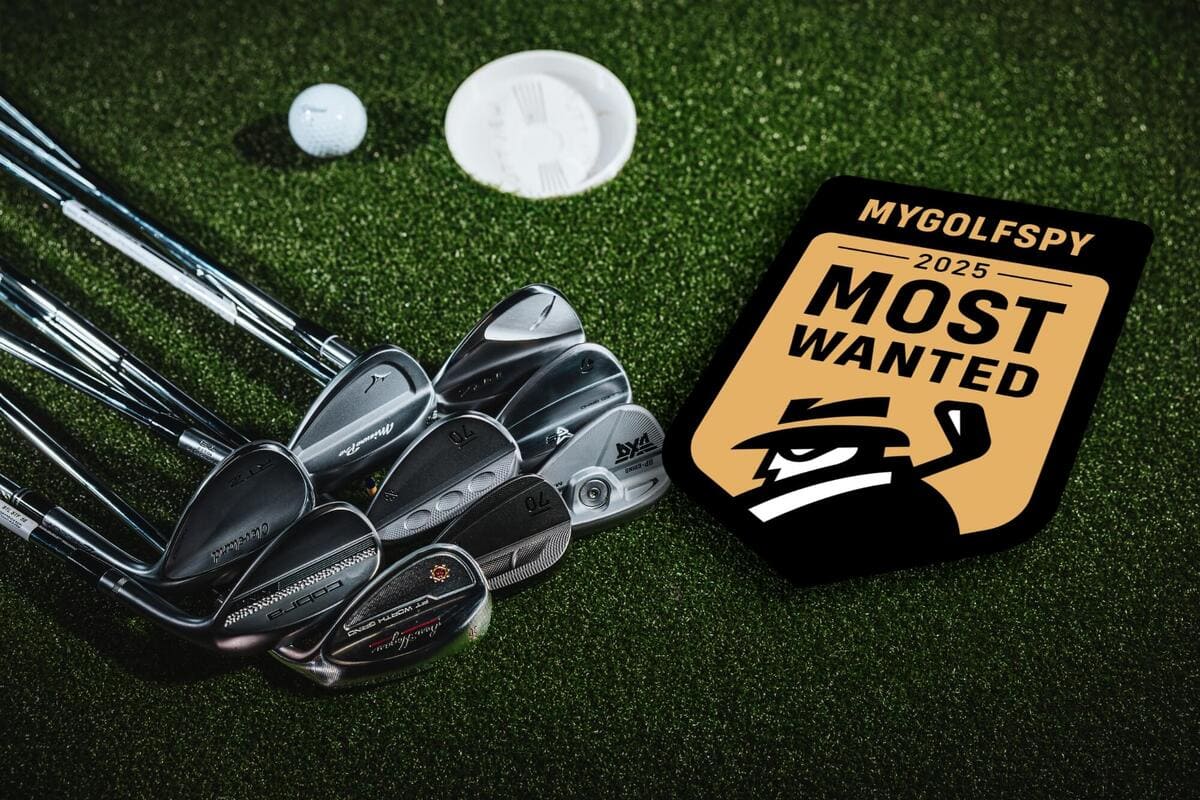 2025年「Most Wanted」ウェッジテスト。芝上に並ぶ最新ウェッジとMyGolfSpyロゴ。