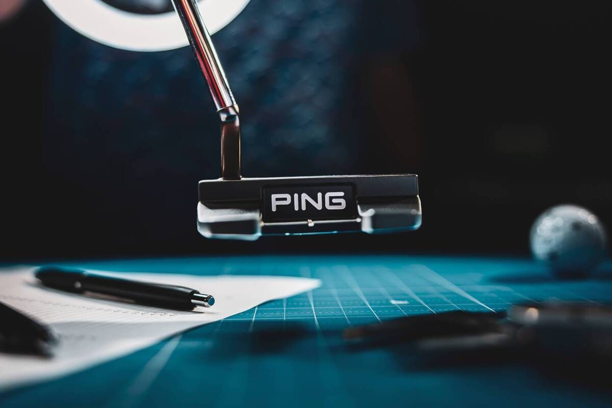 PING Tyne 4 パターのクローズアップ。洗練されたブラック仕上げとPINGロゴが印象的なデザイン。