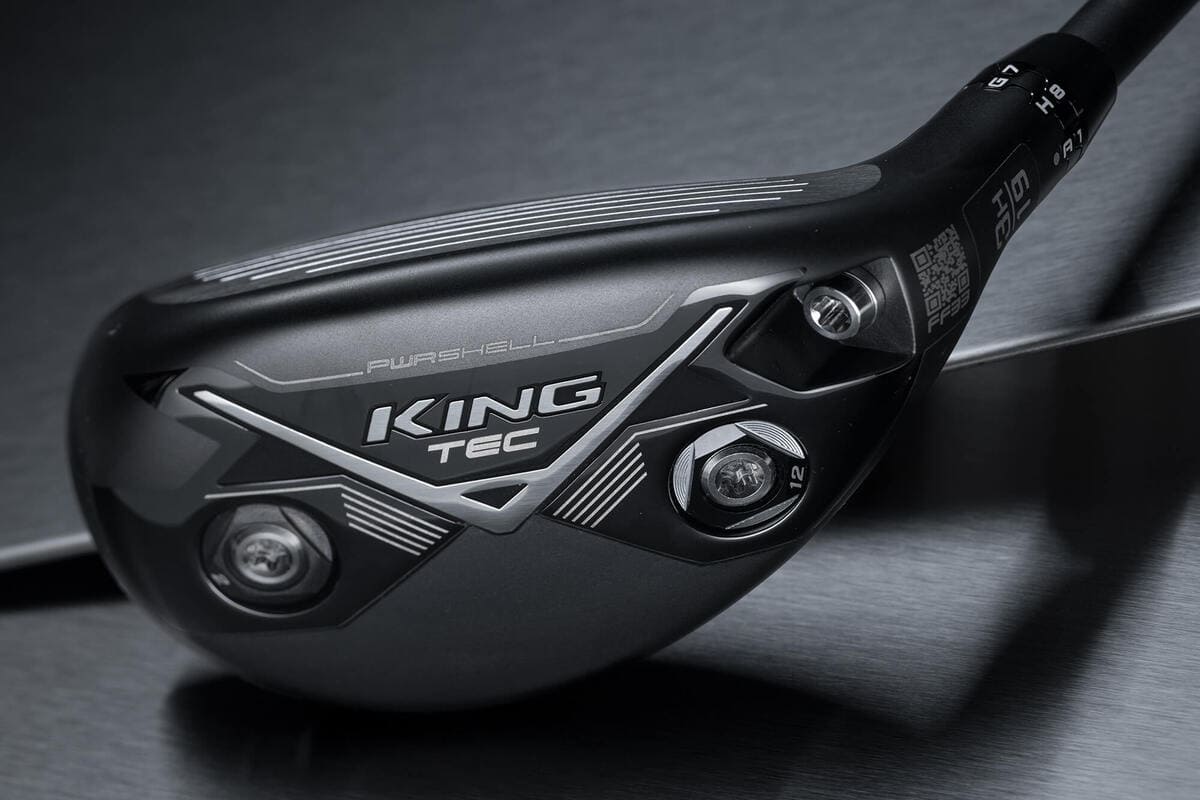 「KING TEC」ハイブリッドのクローズアップ。ツアー志向の低スピン性能と重心チューニング機構を採用。