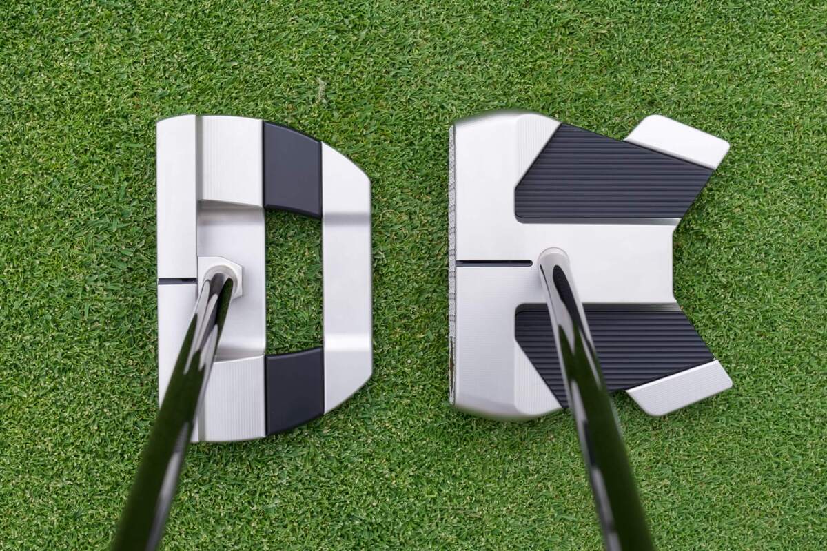 スコッティ・キャメロン「Fastback OC」と「Phantom 11R OC」のトップビュー比較。アライメント形状とウイング構造の違いがわかる上からの画像。