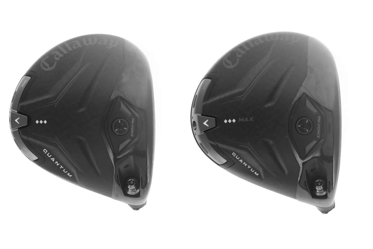 キャロウェイ「QUANTUM」と「QUANTUM MAX」ドライバーを上部視点で比較した画像。三角形状ソールと調整機能の違いが確認できる。