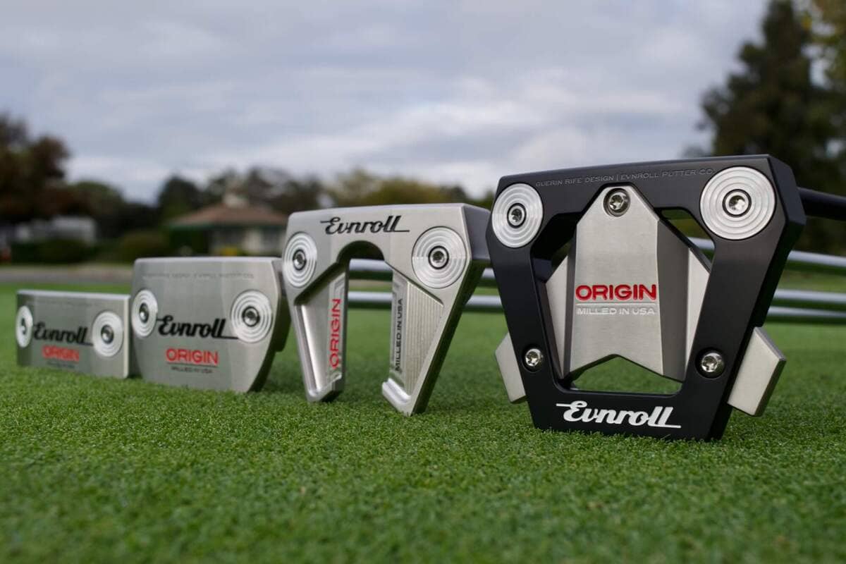 Evnroll ORIGIN シリーズのマレットモデルを強調した集合アングル。ブラック仕上げの大型マレットが手前に配置された構図。