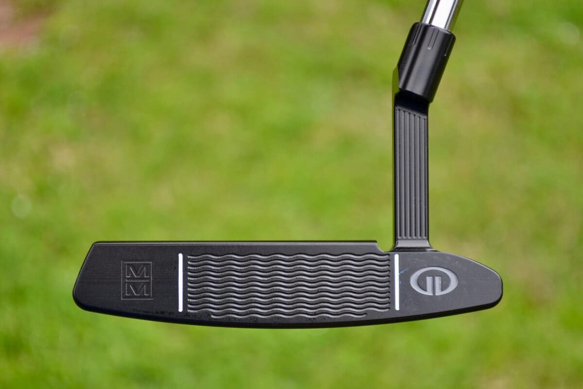 GUERIN Prototype パターのフェースを拡大撮影。Gロゴと波形ミーリングが特徴的なデザイン。