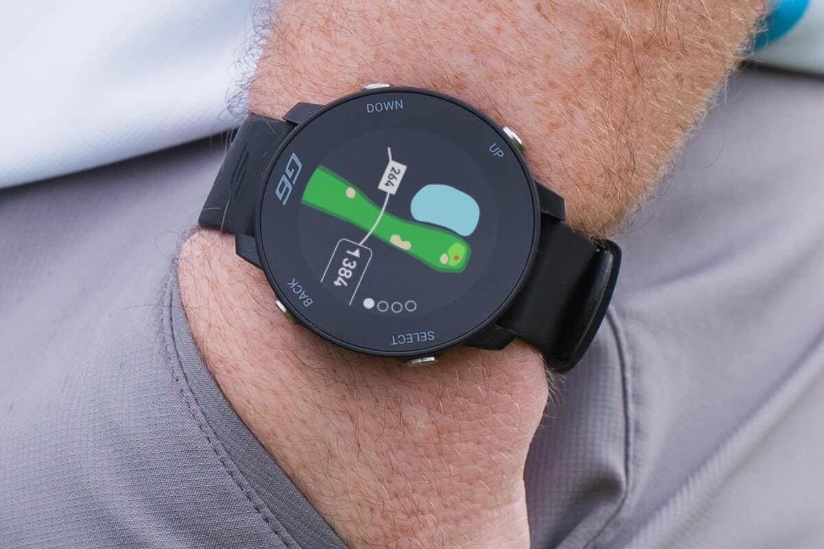 Shot Scope「G6」がフルホールマップを表示している様子。フェアウェイ形状や距離情報が一目でわかるゴルフGPSナビ画面。