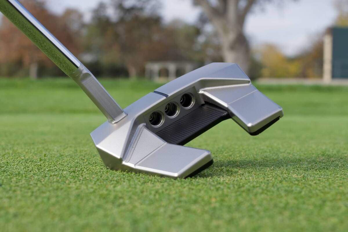 スコッティ・キャメロン（Scotty Cameron）「Phantom 5.5」2026年モデルのバックフェース形状とウエイト配置