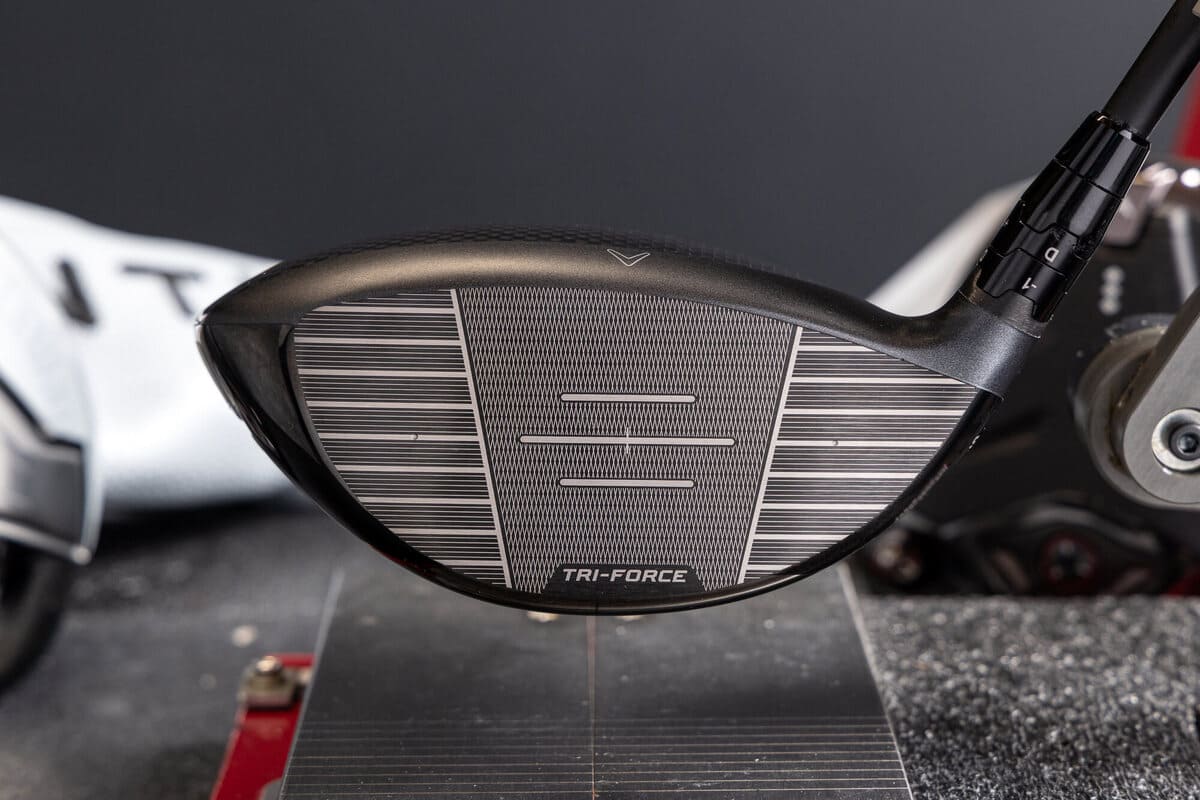 キャロウェイ「QUANTUM」ドライバーのフェース構造。『TRI-FORCE』フェースデザインと打点エリアが確認できる正面画像