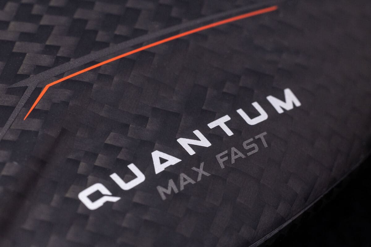 キャロウェイ「QUANTUM MAX FAST」ドライバーの軽量設計を示すクラウンデザイン