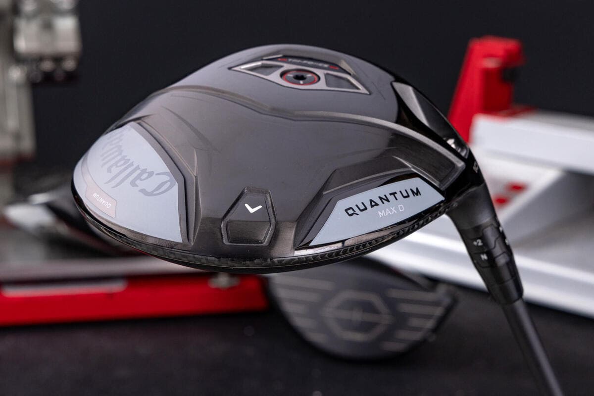 キャロウェイ「QUANTUM MAX」ドライバーのヘッド後方デザインと投影面積