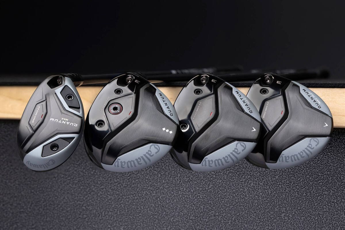 キャロウェイ「QUANTUM」フェアウェイウッドとハイブリッドを俯瞰で並べた比較画像