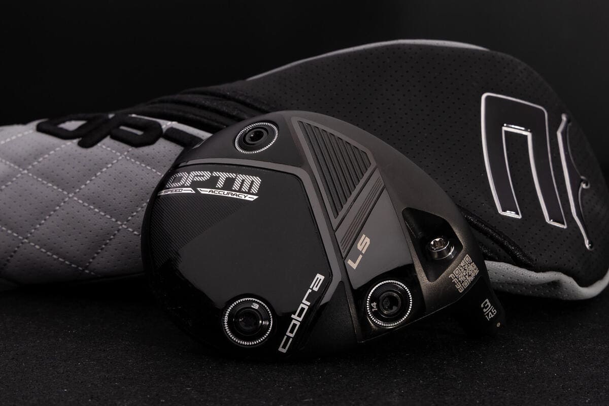 コブラゴルフ「OPTM LS」フェアウェイウッドのヘッド後方デザイン。低スピンと操作性を重視した設計が分かる