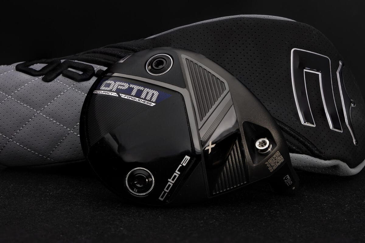 コブラゴルフ「OPTM X」フェアウェイウッドのヘッド後方構造。直進性と安定感を高めるウエイト設計を確認できる