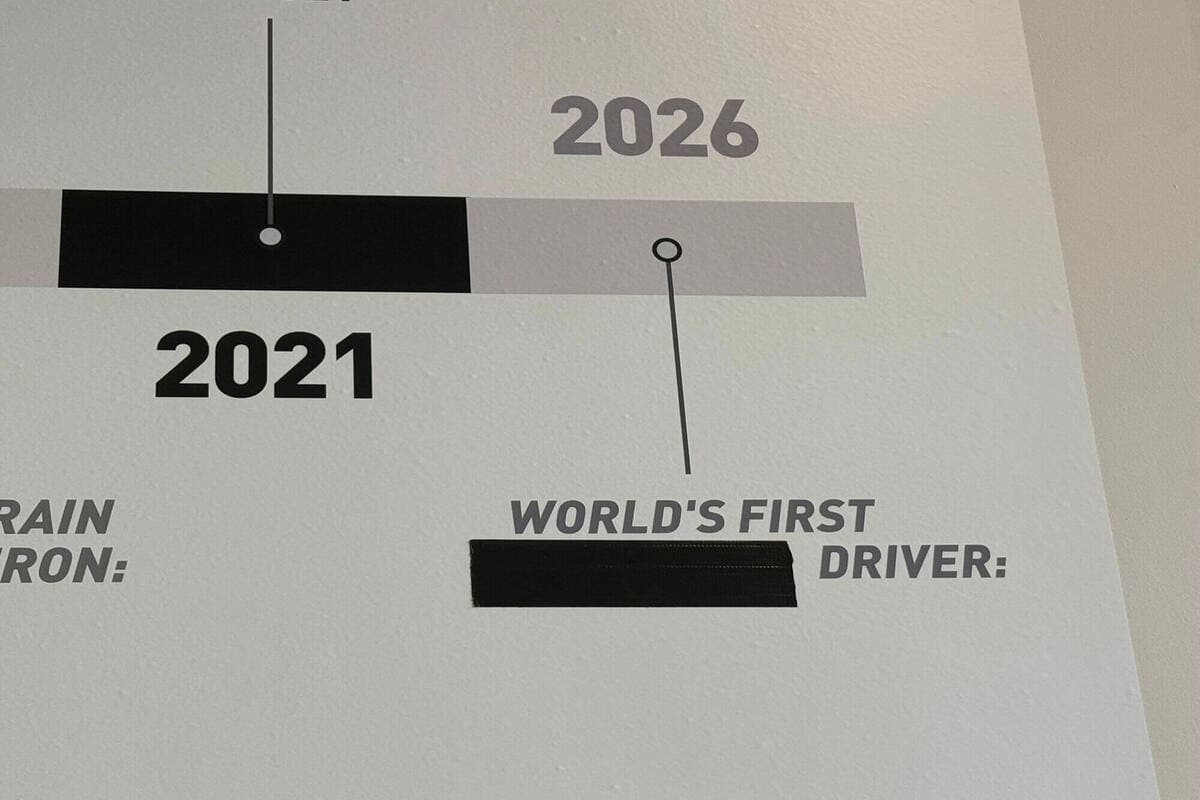 ミズノ「JPX ONE」ドライバーの開発年表。2021年から2026年にかけての進化と“WORLD'S FIRST DRIVER”を示すプレゼン資料。