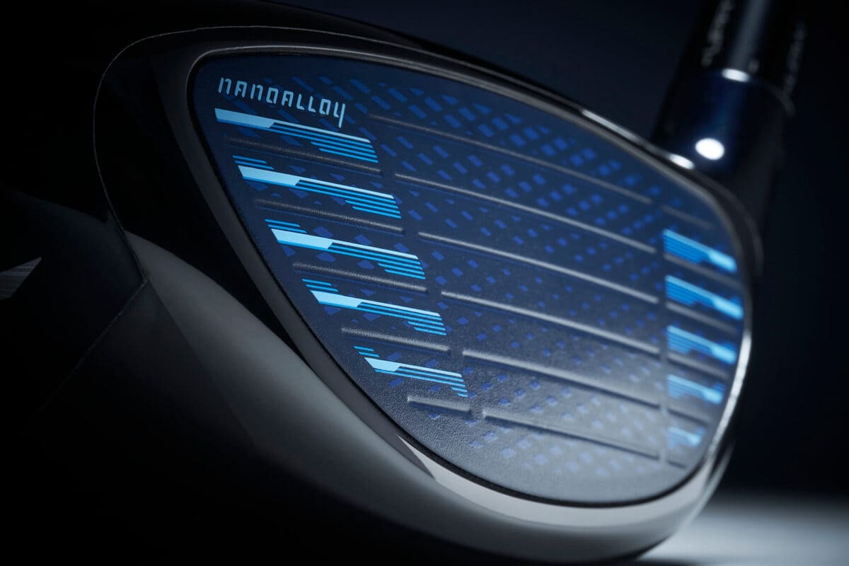 ミズノ「JPX ONE」ドライバーを正面から撮影した製品画像