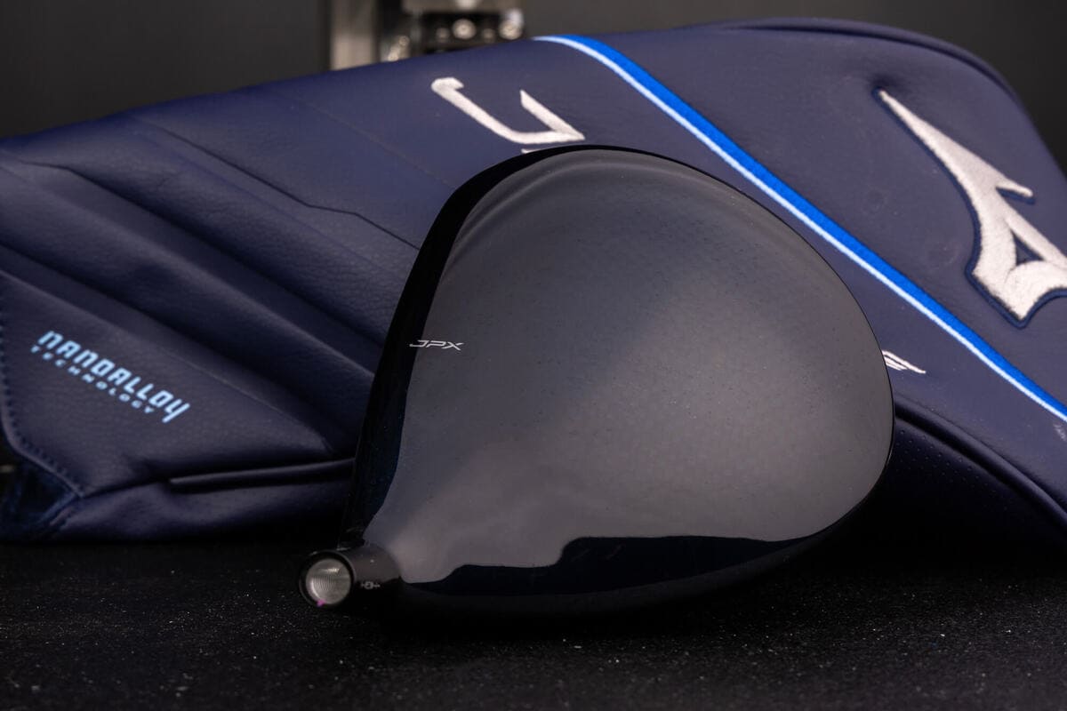 ミズノ JPX ONE ドライバー 2026年モデルのヘッド全体デザイン