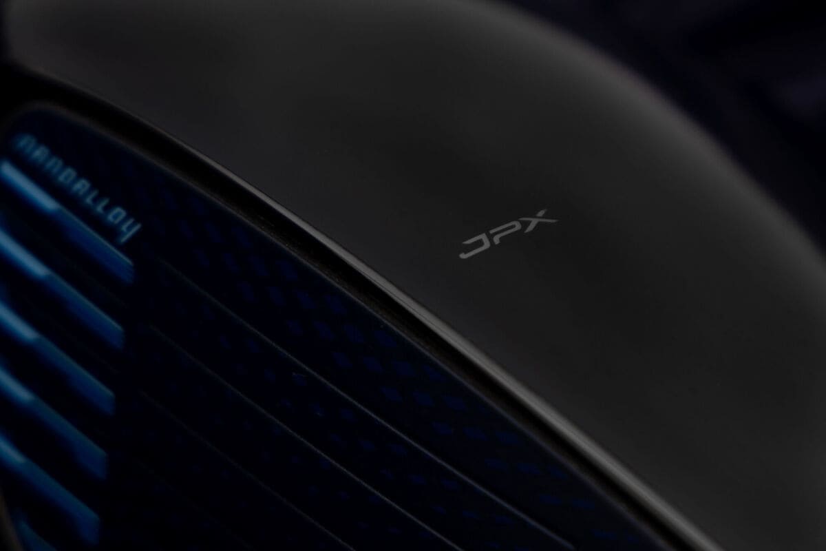 立体溝構造を備えたミズノ JPX ONE ドライバーのソールディテール