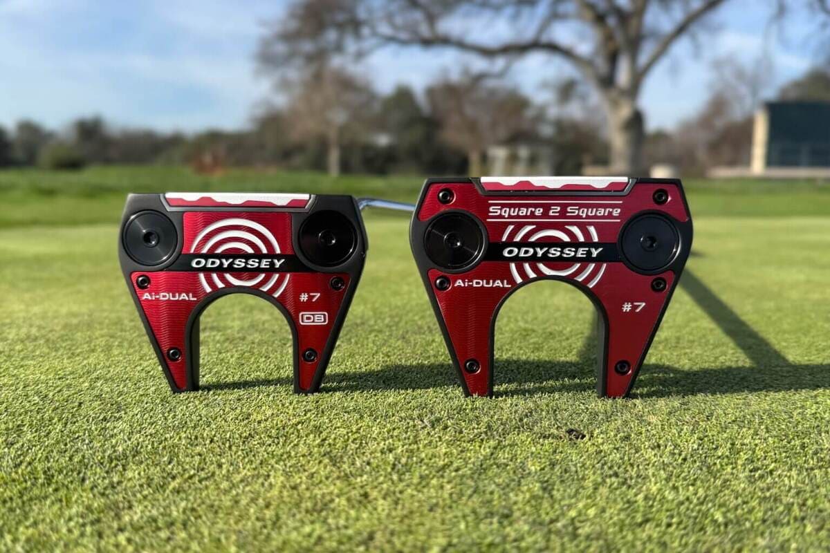 オデッセイ Ai-DUAL Square 2 Square #7 パター。赤とブラックのコントラストが特徴の高安定マレットモデル。