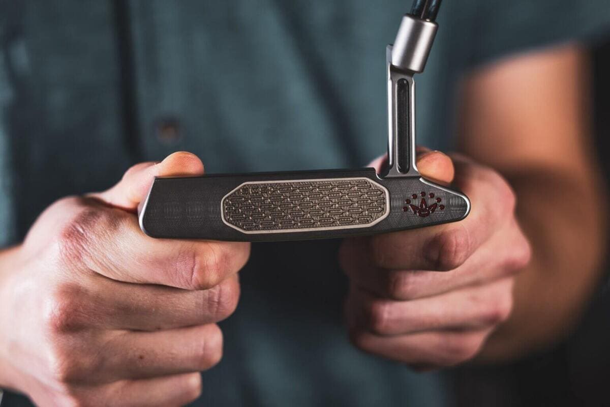 ミルド加工されたブレードパターのフェース