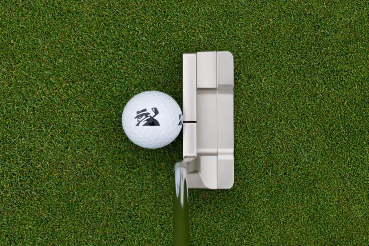 ミズノM.CRAFTブレード型パターの構え