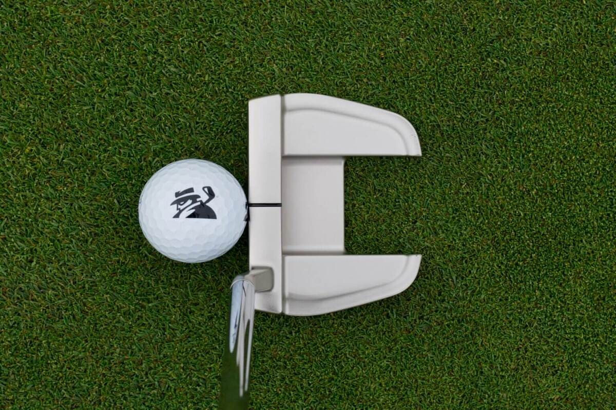 ミズノM.CRAFT東京パターの構え