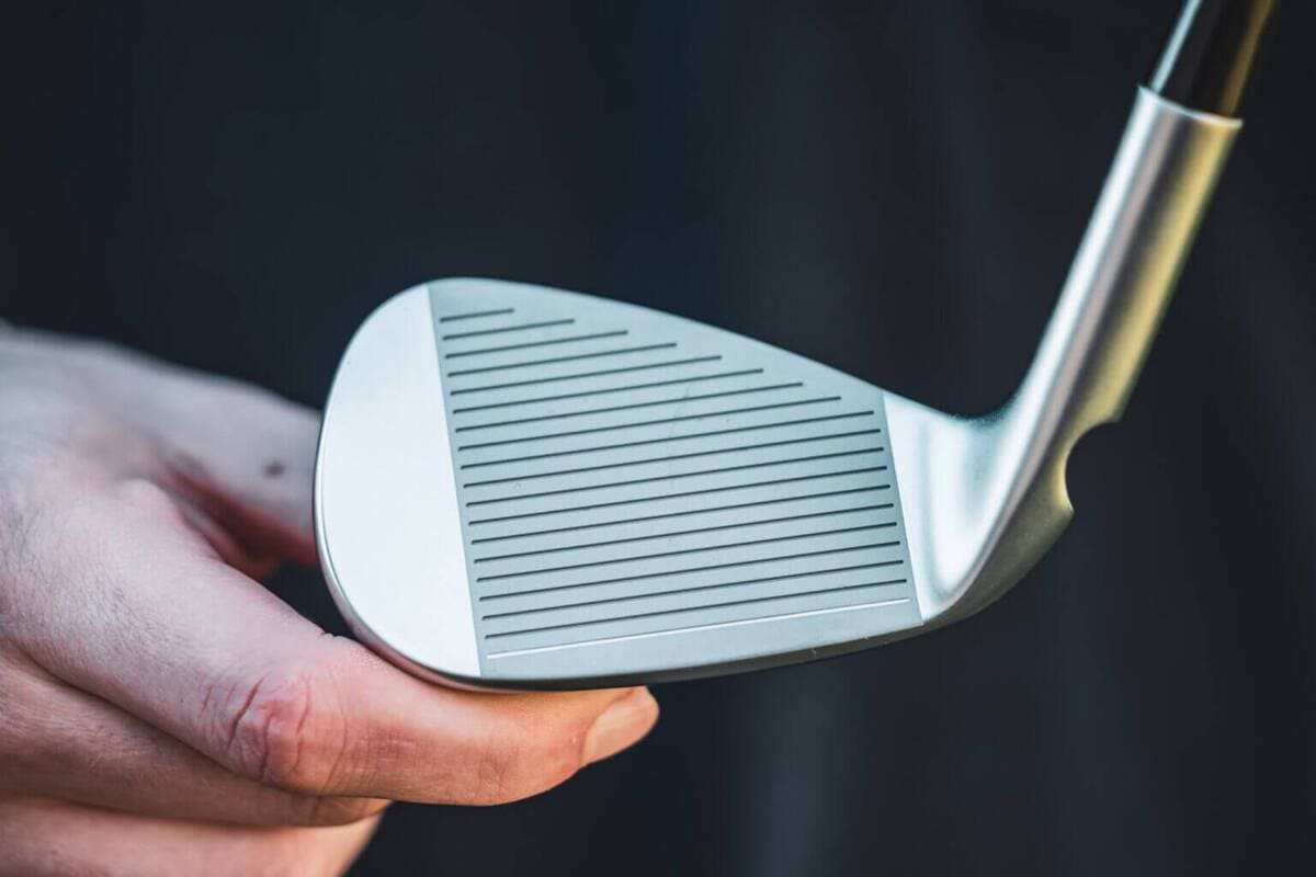 PING i540アイアンのフェース溝とスピン性能の特徴