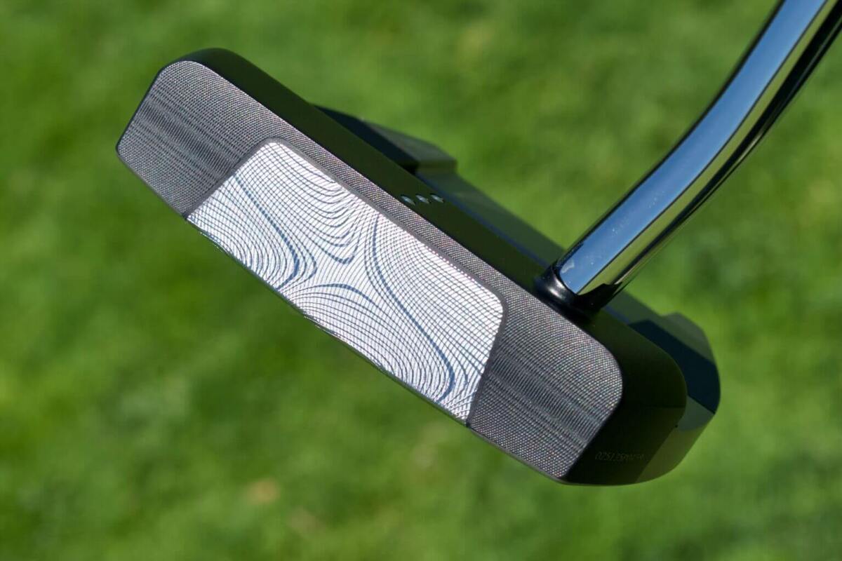 オデッセイ Damascus Milled ダマスカス鋼フェースインサートのクローズアップ